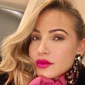 Meet your Posher, Ana